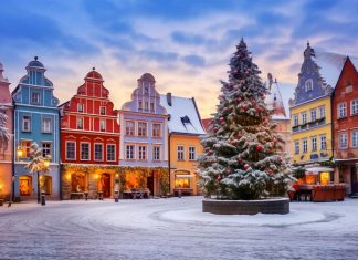 Почему многих людей привлекает работа в Польше?