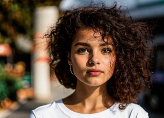 С какой одеждой лучше сочетаются футболки?