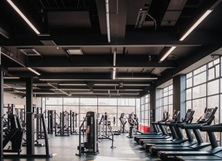 Упражнения для набора веса в спортзале