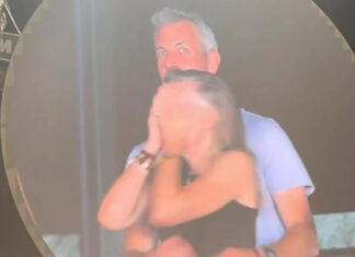 Глава Astronomer Энди Байрон ушел в отставку после раскрывшейся на концерте Coldplay измены