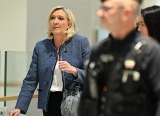 Главного конкурента Макрона и «единомышленницу» Путина Ле Пен осудили на 4 года