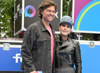 Изменил Волочковой с ее заклятым врагом: Шаляпин и Собчак устроили разврат в горячей баньке