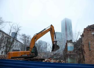 «Москвичей будут отселять в Калужскую область»: жителей сносимых по реновации домов разрешили переселять в другие районы