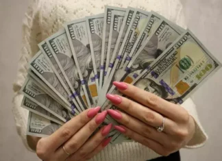 Сколько будут стоить доллар и евро в июне: стоит ли бежать в обменник
