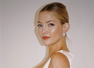 Актриса Кейт Хадсон выложила фото в нижнем белье