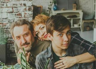 Беда не приходит одна: у сына Усольцевой проблемы с работой и жильем