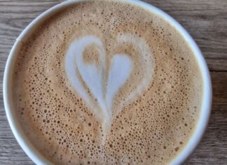 Химия вашего тела: что нужно съесть утром до чашки кофе, чтобы избежать скачка сахара