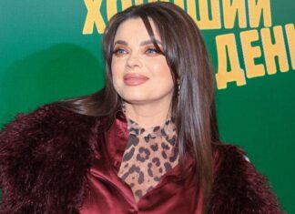 Наташа Королева вместе с невесткой выбрала новогоднюю елку