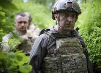 «Поражение и гражданская война»: на Западе Зеленскому предрекли военный переворот из-за скандала с коррупцией