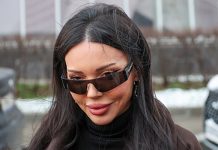 Оксана Самойлова предстала перед камерой в откровенном образе