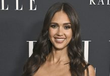 Джессика Альба пришла на кинофестиваль в пышном платье