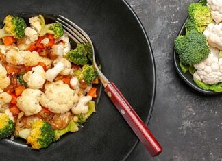 Блюда из цветной капусты: от пряных котлет до ароматного стейка