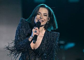 Солистка Artik&Asti вышла на публику в наряде стоимостью более миллиона рублей