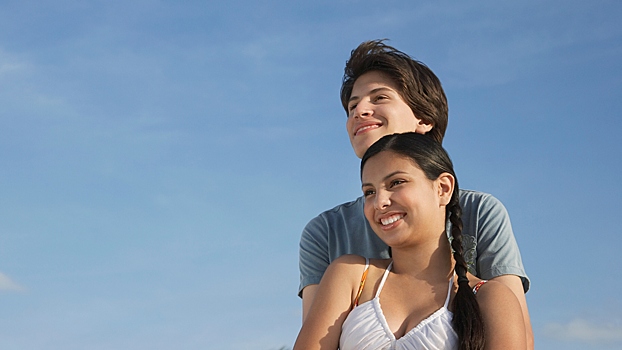 Что делать, если дочь-подросток начала встречаться c парнем