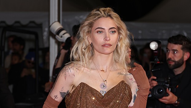 Дочь Майкла Джексона снялась топлес