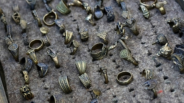 В чем причина популярности амулетов у людей с зависимостями