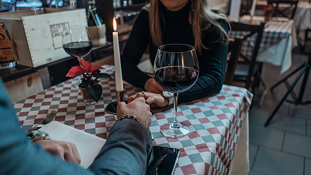 На какие реальные «красные флаги» нужно обращать внимание на свидании