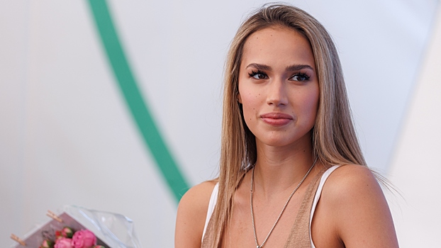 Загитова восхитила фанатов стильным образом