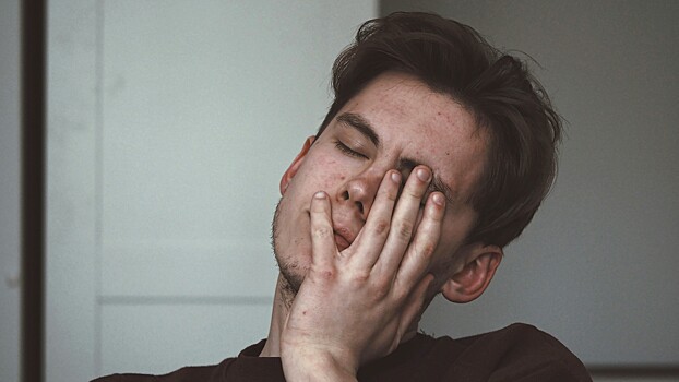 Психотерапевт объяснил, как «отпустить» работу на выходных