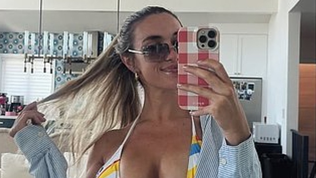 «Самая сексуальная в мире волейболистка» показала фото в распахнутой рубашке