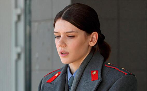 Звезда «Слова пацана» вышла в свет с новым имиджем