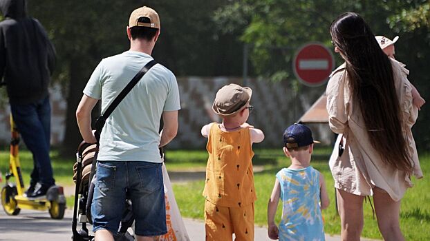 Психолог объяснила, как прогулка и комнатные цветы помогут от стресса