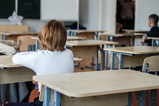 Эксперт объяснил, как помочь ребенку вернуться к учебе после каникул