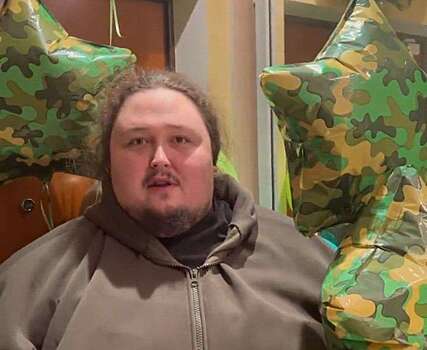 Сын Никаса Сафронова рассказал, почему он решился на подпольную операцию