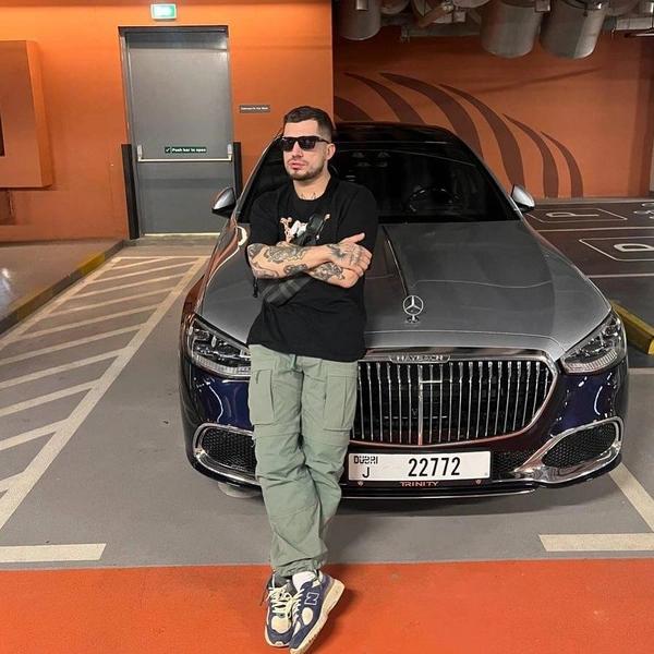 Алкоголь, истерики, музыка орет: на прощание с Пашей Техником приехал ОМОН