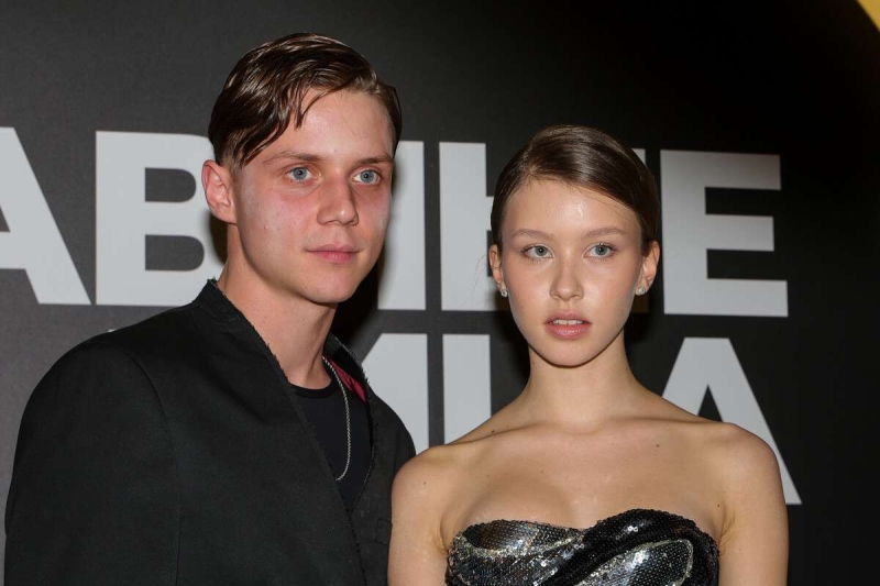 Анна Пересильд вышла на красную дорожку с Ваней Дмитриенко