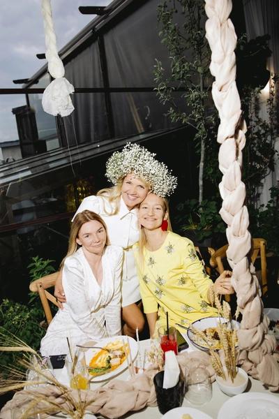 Аврора, Гребенкина, Сидихина и другие звезды примерили à la russe для летней вечеринки террасы HI-SO