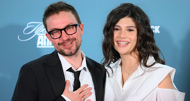 Жена Александра Петрова снялась в коротких шортах