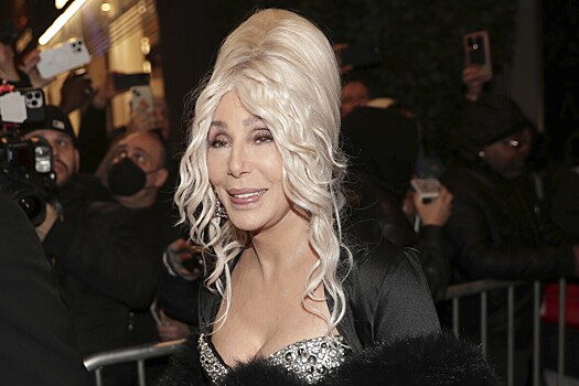 79-летняя Шер решилась на очередную бьюти-процедуру ради бойфренда