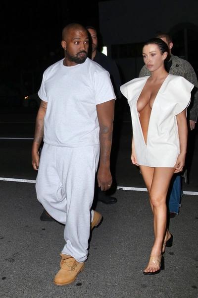 Бьянка Цензори ушла в тень, но дело голых образов продолжает ее младшая сестра