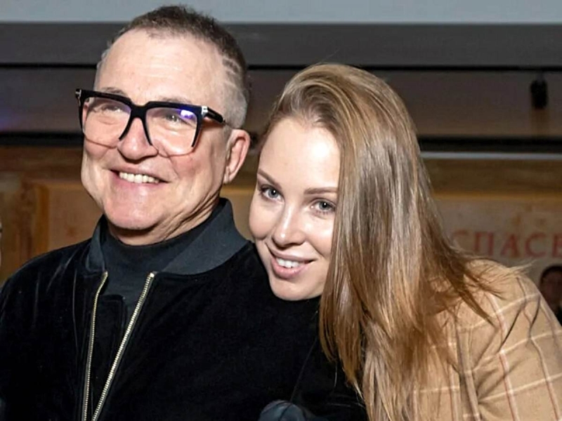 Близкий друг семьи, многодетный и женатый богач: в Сети вычислили возможного любовника жены Диброва