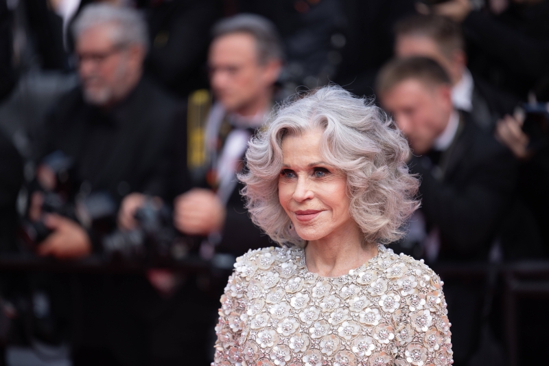 «Богиня с осиной талией»: 87-летняя Джейн Фонда произвела фурор на Каннском кинофестивале
