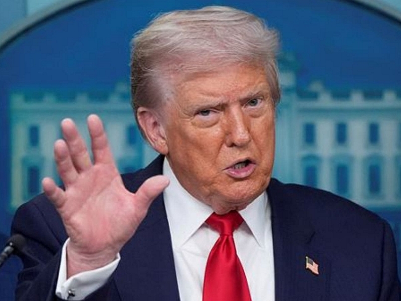 «Будет обмен землей»: Трамп поставил Зеленского на место, вызвав панику в Киеве