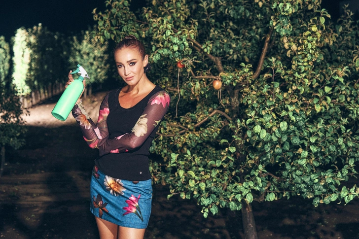 Бузова научилась доить коров, клонировать и стрелять из лука — финал шоу «Ольга Вузова. Улыбаемся и пашем»