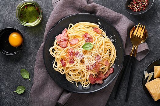 Как приготовить пасту карбонара с беконом и сливками