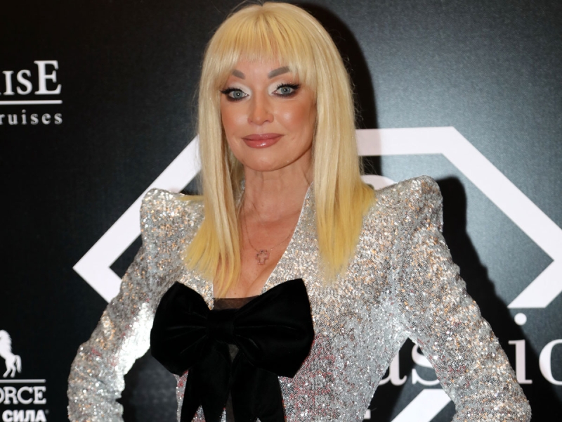 Цена вопроса — 165 миллионов и долг за коммуналку: Волочкова продает роскошную квартиру в центре Петербурга накануне свадьбы дочери