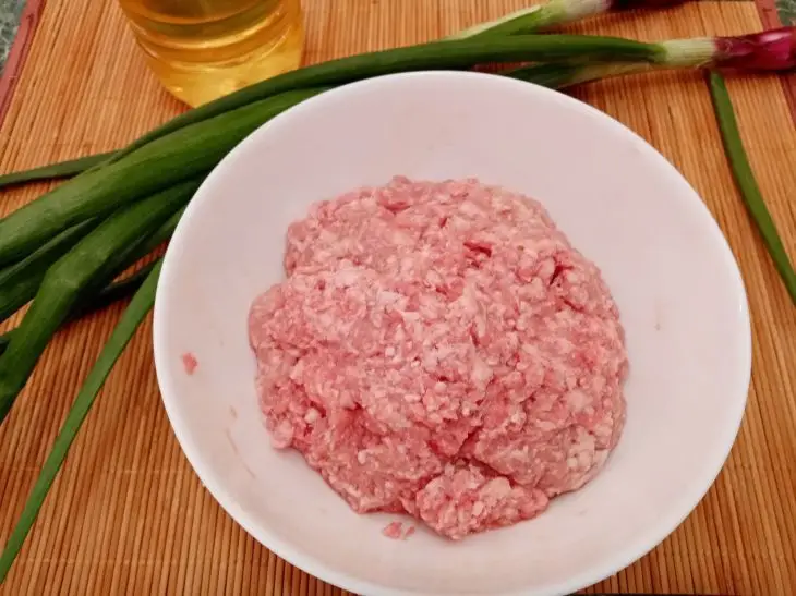 Что добавить в фарш для люля-кебаб, чтобы он не падал с шампура: кавказский секрет