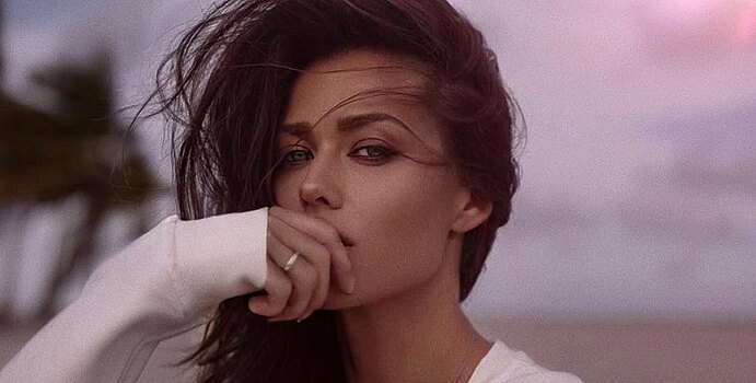 Бывшая жена хоккеиста Малкина снялась в крошечном бикини