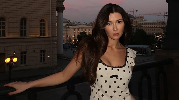 Дочь Заворотнюк похвасталась фигурой в облегающем наряде