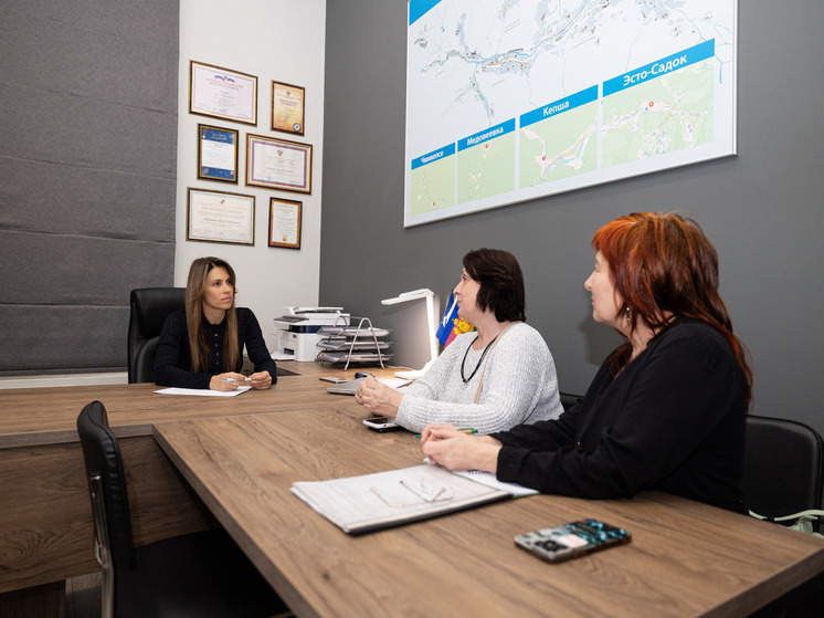 Депутат ЗСК Анна Невзорова провела приём граждан в Красной Поляне