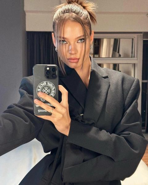 Дерзко и пугающе: Алеся Кафельникова обнажилась для Vivienne Westwood