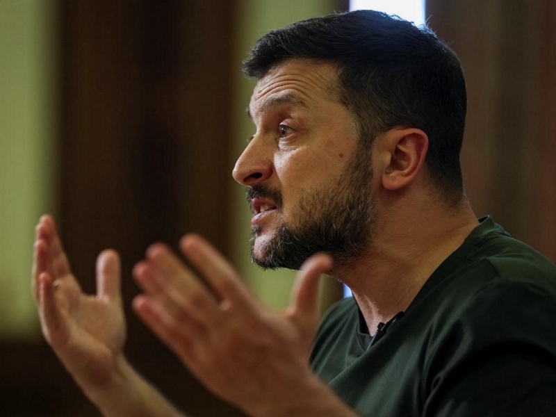 «Детонировало до утра»: Зеленский назвал ночной удар по Киеву одним из самых страшных за время СВО