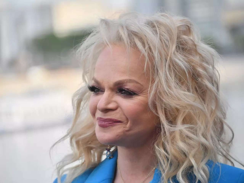 Директор певицы ответил, арестовали ли квартиру Долиной