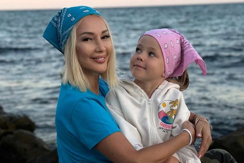 Дочь Леры Кудрявцевой рассказала о «шопинге» в школе