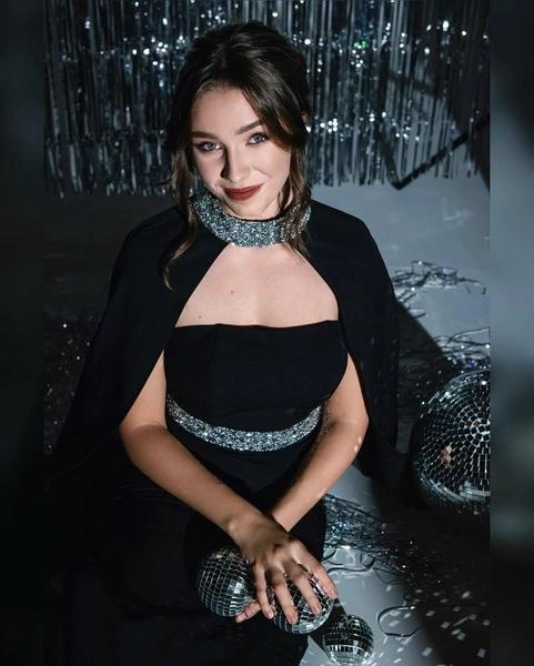 Дочь Началовой сменила цвет волос и стала точной копией мамы