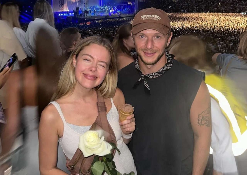 Экс-солистка группы Serebro забеременела от участника «Голоса»